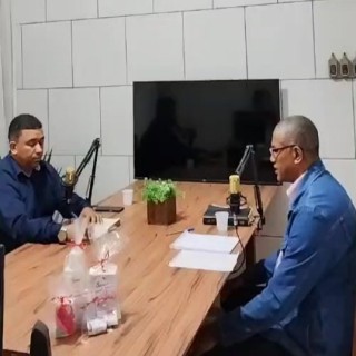 Programação no studio da Radio